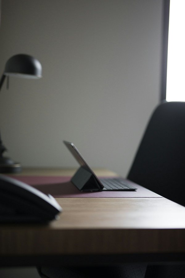 How to configure a high-performance workstation with an Intel Xeon W-2295 for 3D rendering using Cinema 4D?